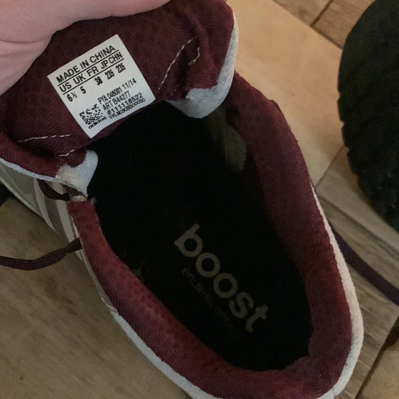 Women’s Adidas Boost size 6.5 - Picture 5 of 5